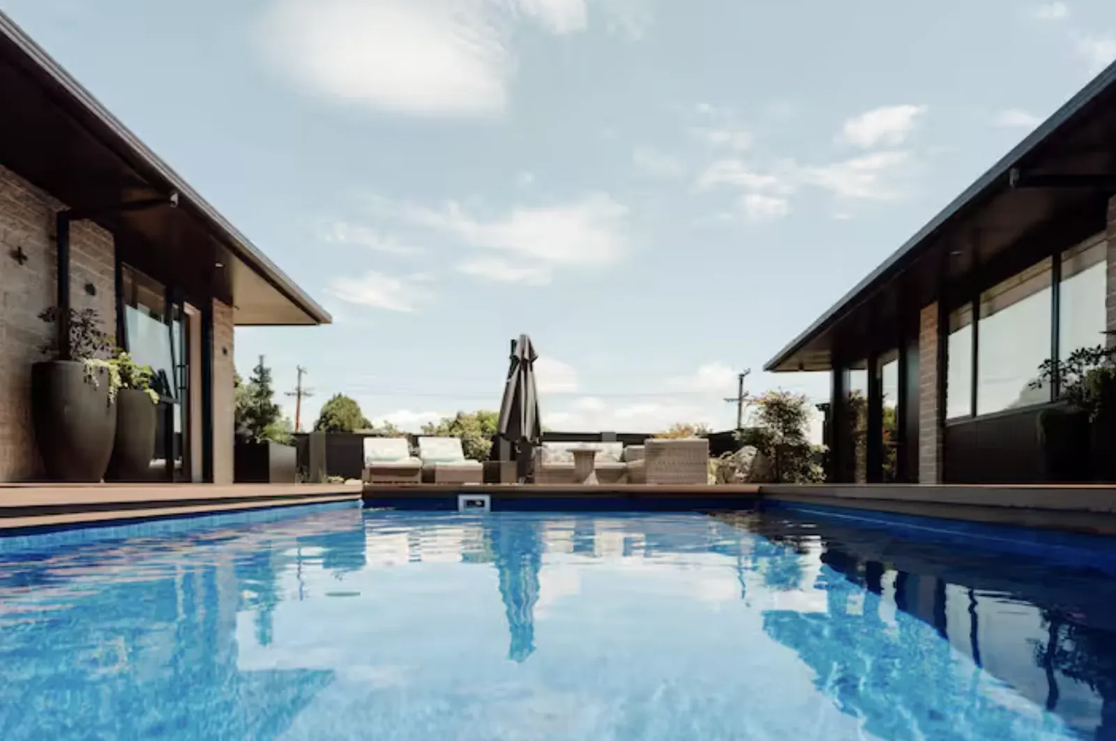 Pool between the two wings of the retreat lodge